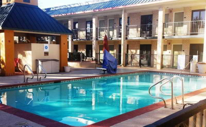 Red Roof Inn Plus+ Dallas - Addison Exterior foto